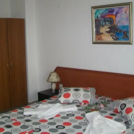 Casa de hóspedes Vesela 4*